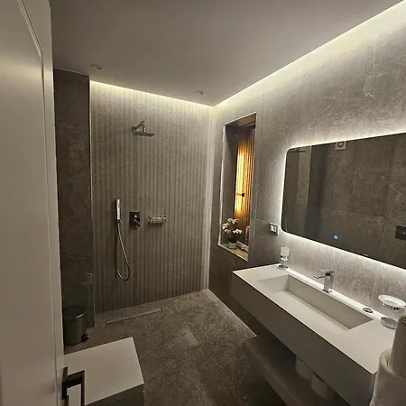 Nocleg ze śniadaniem Blloku Suites, Centre,tirana