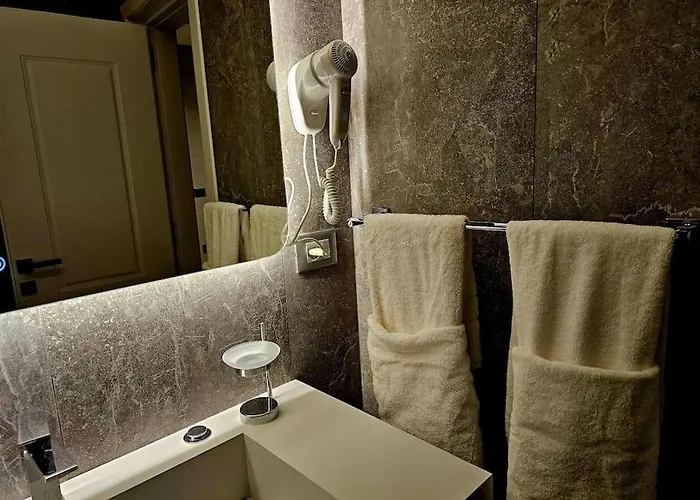 Bed & Breakfast Blloku Suites, Centre,tirana